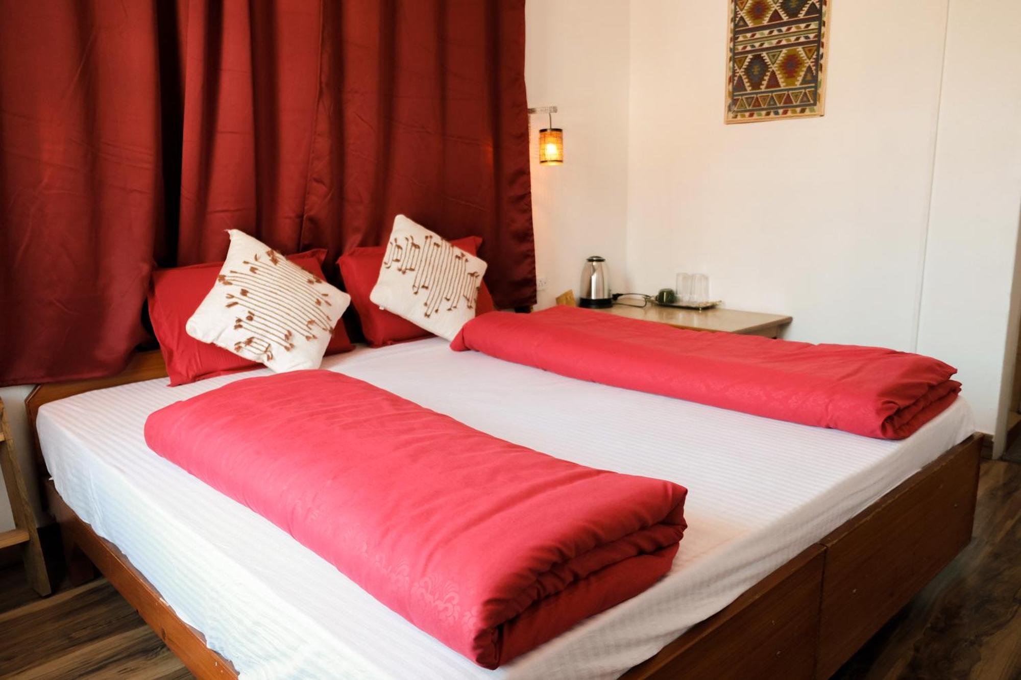 Mitra Mcleodganj Hostel McLeod Ganj Buitenkant foto