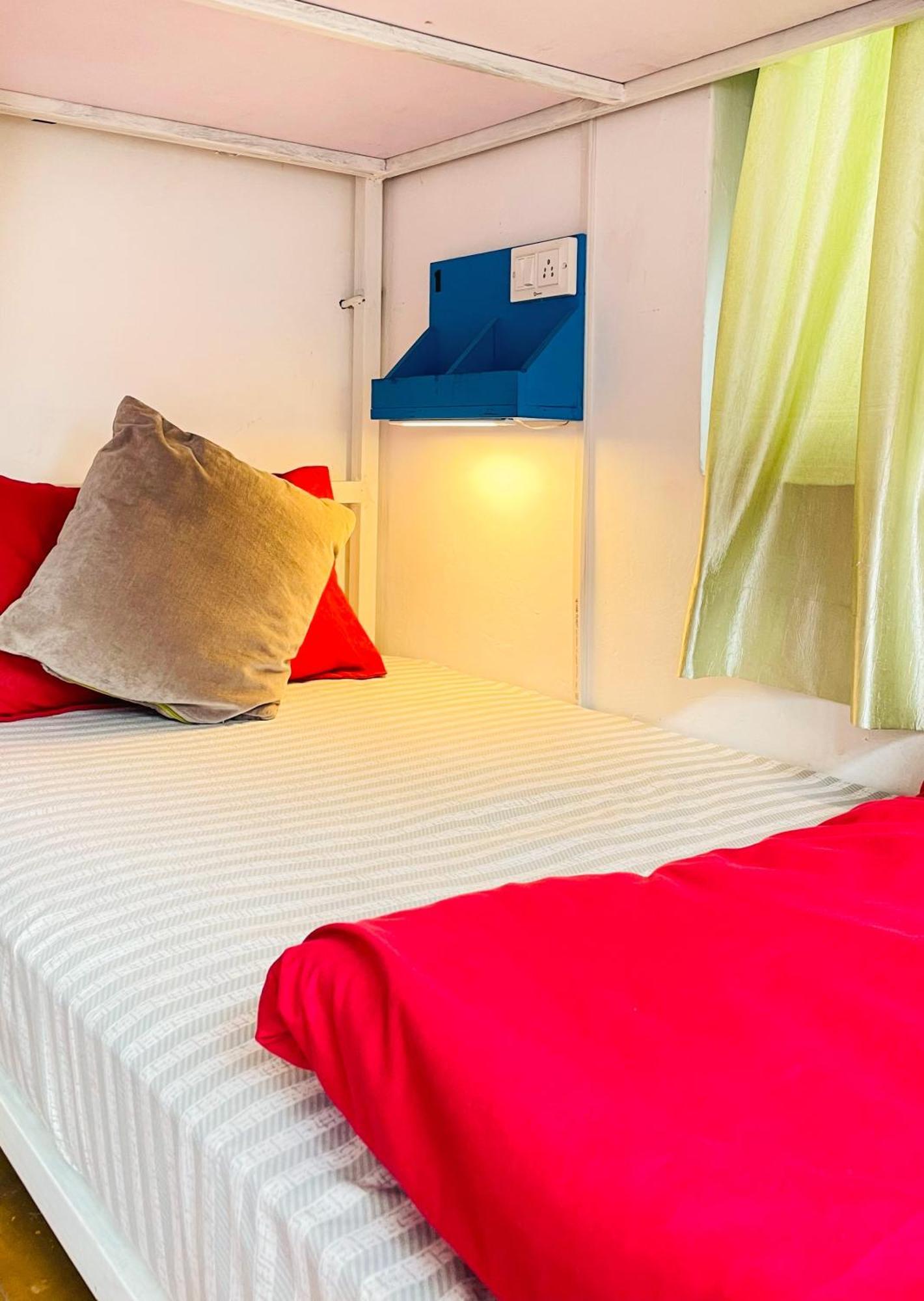Mitra Mcleodganj Hostel McLeod Ganj Buitenkant foto
