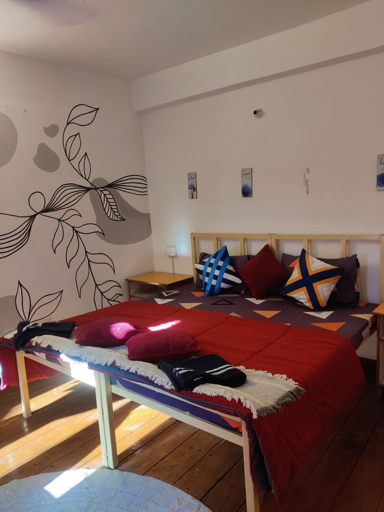 Mitra Mcleodganj Hostel McLeod Ganj Buitenkant foto
