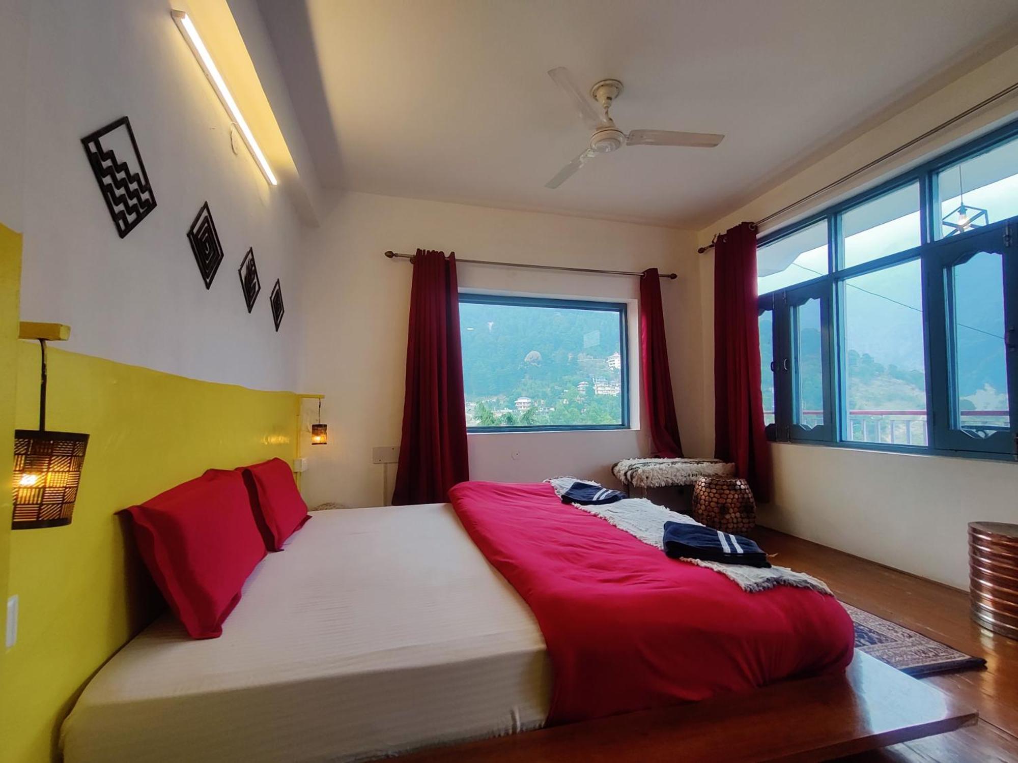 Mitra Mcleodganj Hostel McLeod Ganj Buitenkant foto